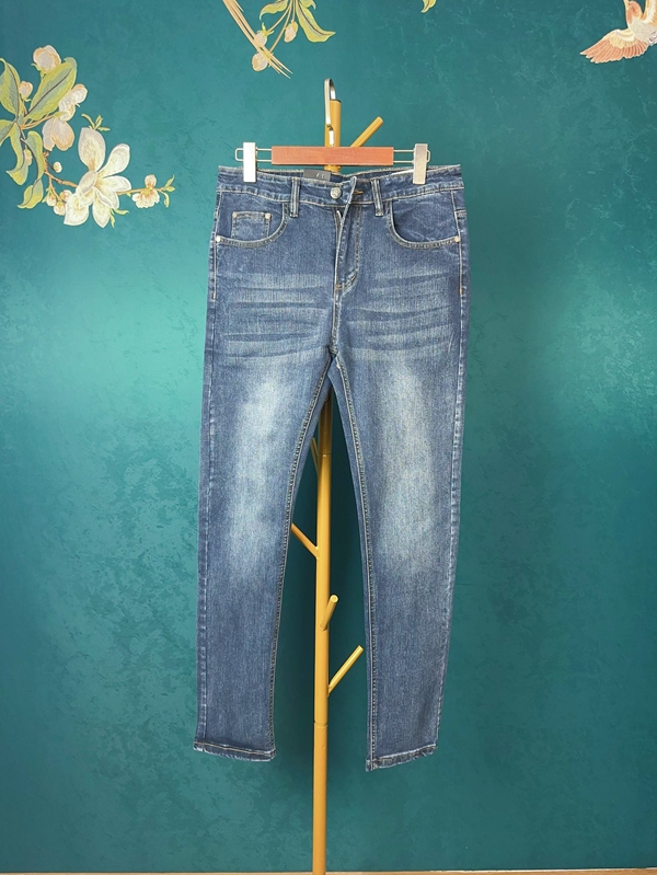 ブランドジーンズ背面デザイン